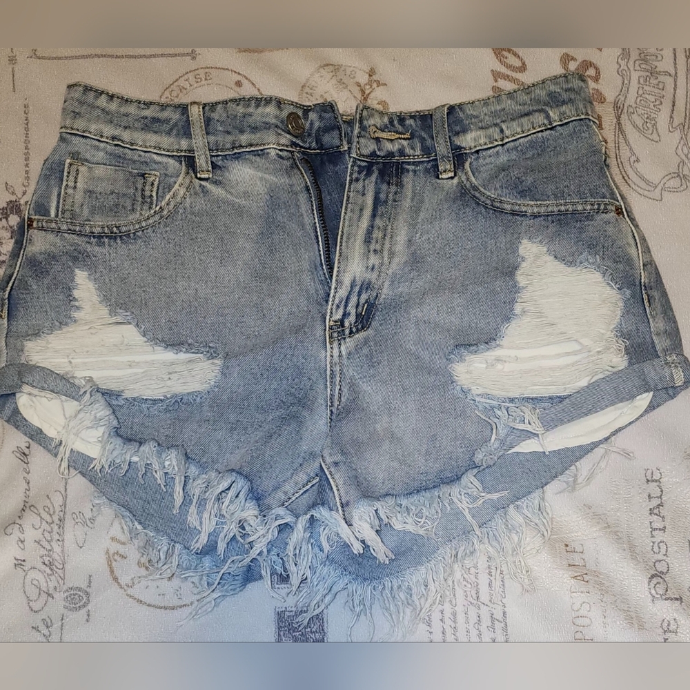 S: 30 ( Wmns 8-10)  Shein Distressed Shorts